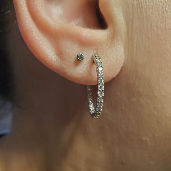 BRAND NEW 14K WHITE GOLD DIAMOND EARRINGS. - Picture 5 of 8